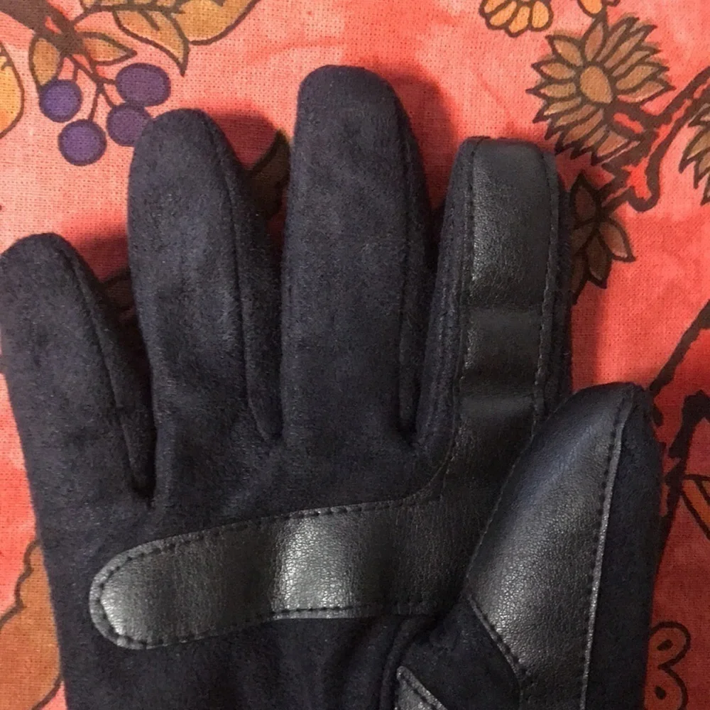 Fleece lined Suede Gloves Black Size Med Like new condition